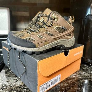 Dang-near new Merrell Moab boys hiking boots, size 2 M, waterproof